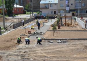 PALANDÖKEN'DEN  6 YENİ PARK