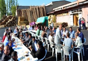 ESNAF  ALİ KORKUT'U KAHVALTIYA ÇAĞIRDI