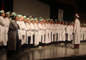 Vuslat'ın hafızları karnelerini aldı