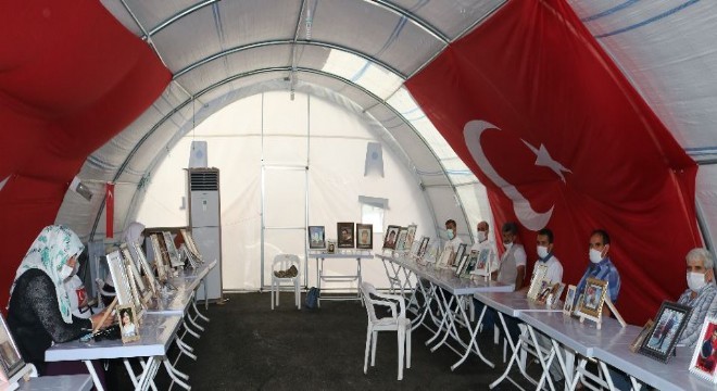 Ailelerin evlat nöbeti 303'üncü gününde