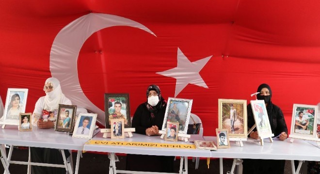 Ailelerin evlat nöbeti 311'inci gününde