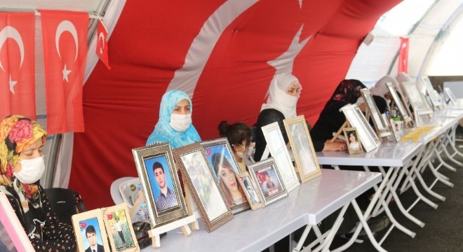 Ailelerin evlat nöbeti 329'uncu gününde