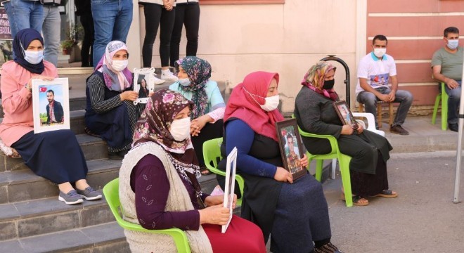 Ailelerin evlat nöbeti 378'inci gününde