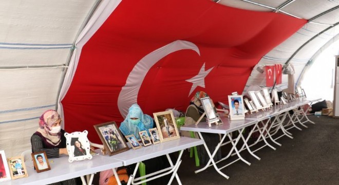 Ailelerin evlat nöbeti 382'nci günde