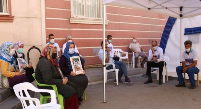 Ailelerin evlat nöbeti 400'üncü gününde