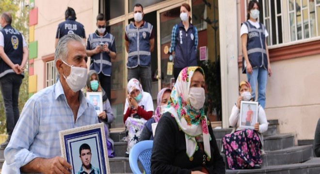 Ailelerin evlat nöbeti 414'üncü gününde