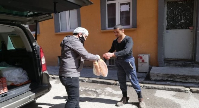 Alipaşa'da fırıncılardan ekmek mesaisi