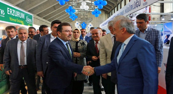 Atatürk Üniversitesi Standı, Erzurum Tanıtım Günleri'nde Yoğun İlgi Gördü