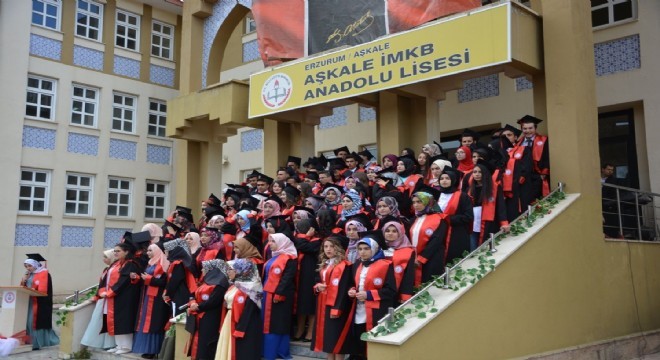 Aşkale İMKB AL'de mezuniyet coşkusu