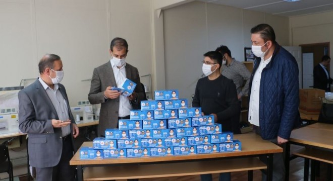 Aşkale'de 15 bin maske üretildi