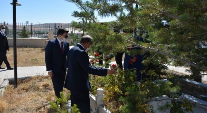 Aşkale'de şehitler Fatihalarla anıldı