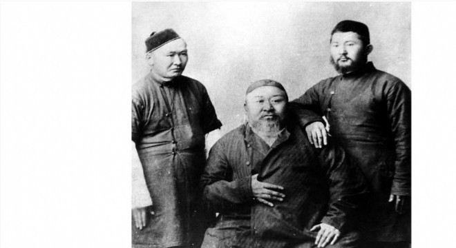 Büyük Türk düşünürü Kunanbayoğlu'na vefa