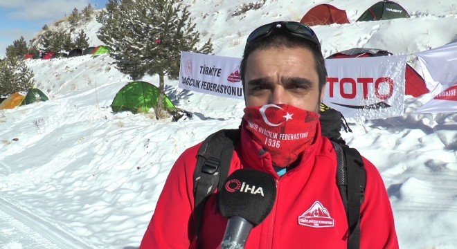 Dağcılar Palandöken'de kış kampında