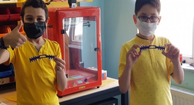 Deneyap Atölyesi'nde maske aparatı üretiliyor