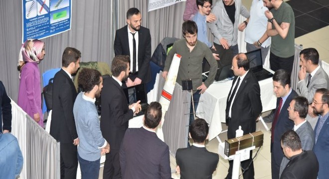 ETÜ'lü öğrenciler projelerini sergiledi