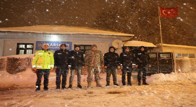Emniyet Müdürü Karaburun'dan gece denetimi