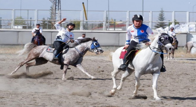 Erzurum'da cirit heyecanı sürüyor