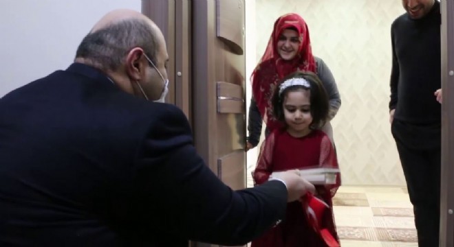 Erzurum'da çocuklara 23 Nisan hediyesi