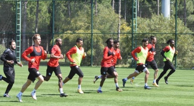Erzurumspor, Antalya'da çalışmalarını sürdürüyor
