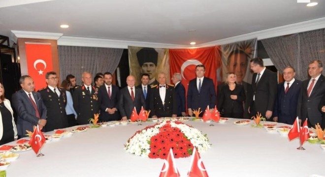 Erzurum'da Cumhuriyet Resepsiyonu
