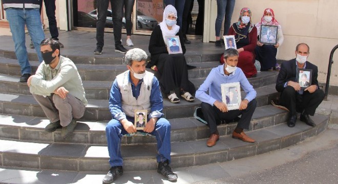 Evlat nöbetindeki ailelerden HDP'lilere tepki