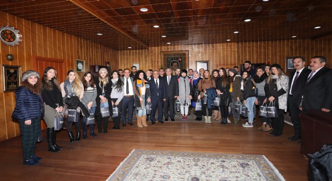 Filistin'de Öğrenim Gören Öğrencilerden Rektör Çomaklı'ya Ziyaret