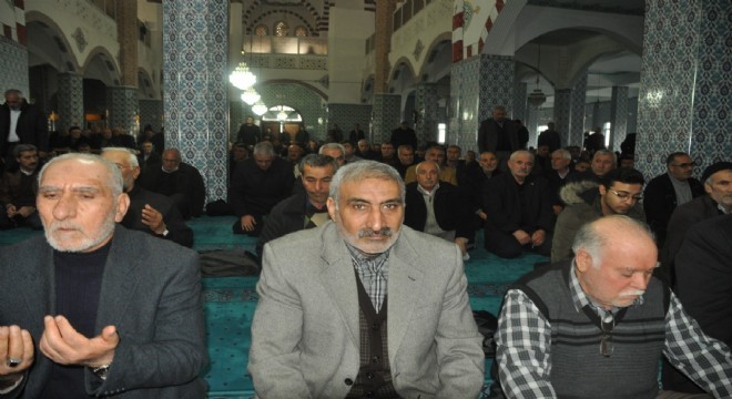 Iğdır'da şehitler için dua okundu