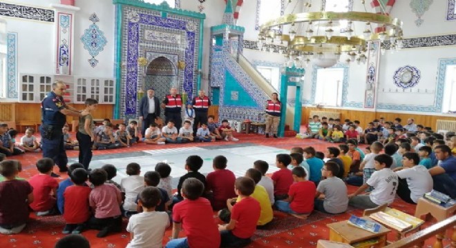 Jandarma'dan Kuran Kursu öğrencilerine trafik eğitimi