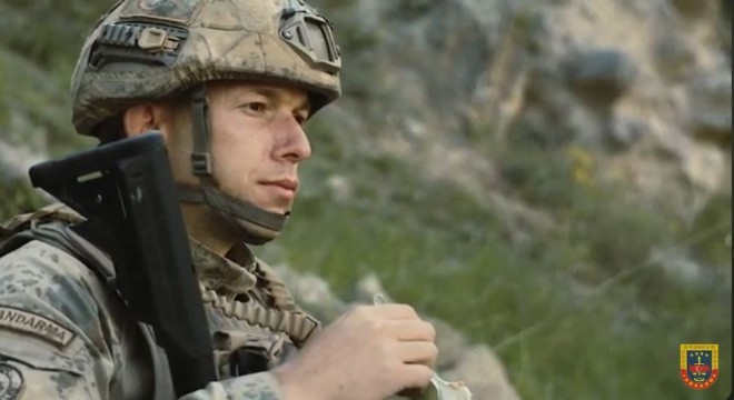 Jandarma'dan duygu yüklü 'Anneler Günü' klibi