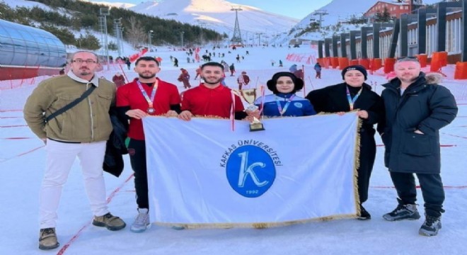 Kafkas Üniversitesi'nden ÜNİLİG de çifte başarı