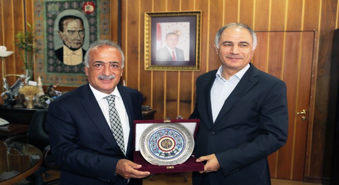 MKYK Üyesi Efkan Ala, Rektör Çomaklı'yı Ziyaret Etti