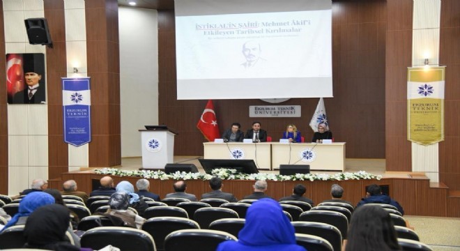 Mehmet Akif Ersoy panelle anıldı