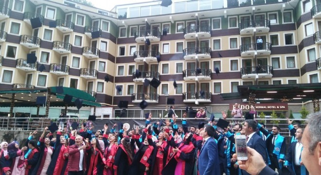 Mezuniyet coşkusunu Karadeniz'de yaşadılar