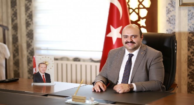 Orhan: ‘Cumhuriyet vatan aşkının ifadesidir'