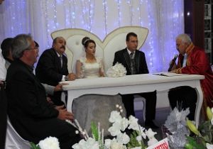 Pak Ailesine Mutluluklar diliyoruz