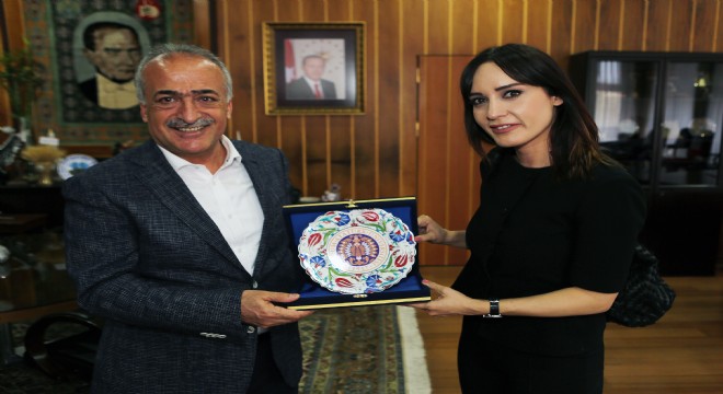 Rektör Çomaklı, Nazlı Çelik ile Bir Araya Geldi