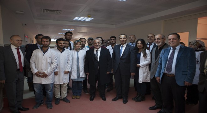 Rektör Çomaklı ve Yönetiminden, Tıp Fakültesi ve Veteriner Fakültesi'ne Ziyaret