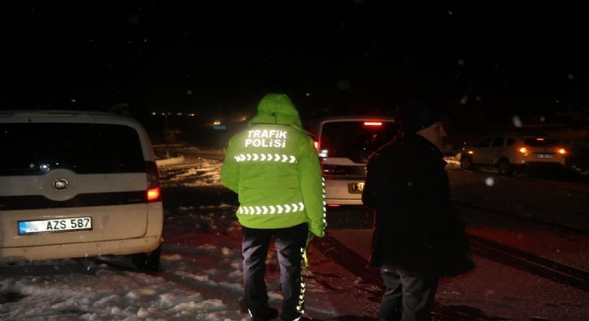 Sakaltutan'da ulaşıma kar engeli