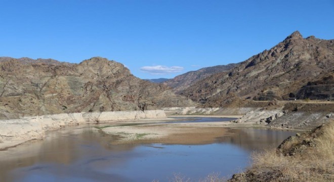 Su çekildi, doğa canlandı