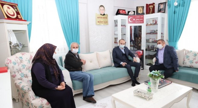 Sunar: ‘Şehit anneleri, başımızın tacı'