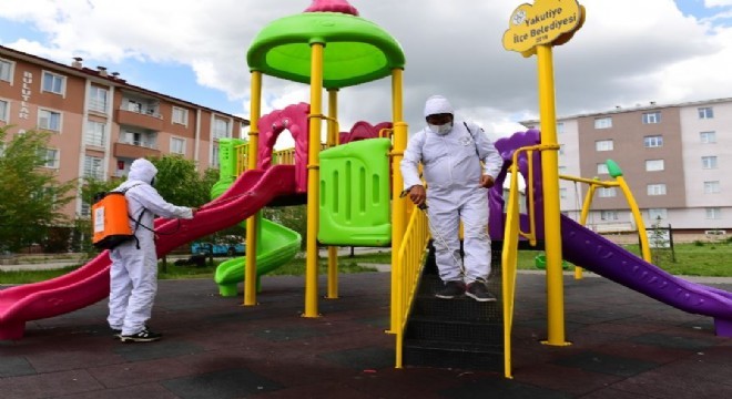 Yakutiye'deki parklar yeniden dezenfekte edildi