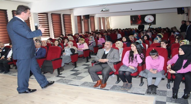 Yıldız'dan öğrencilere proje tavsiyesi