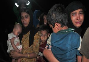 Arakan ağlıyor, Dünya duymuyor...