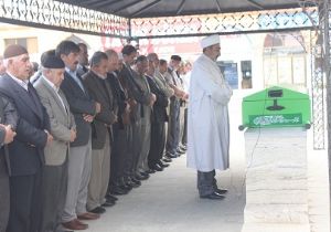 Bulutlar teyzesini kaybetti