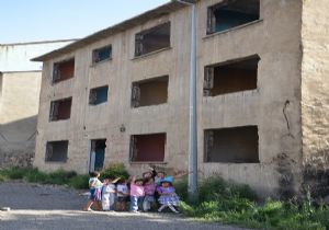 Kasımpaşa'da metruk ev tepkisi