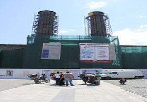 Motosikletli seyyahlar Erzurum'da