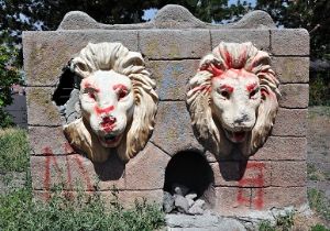 Ecdad yadigarlarına saygısızlık