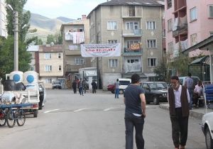 Bulutlar'a pankartlı teşekkür