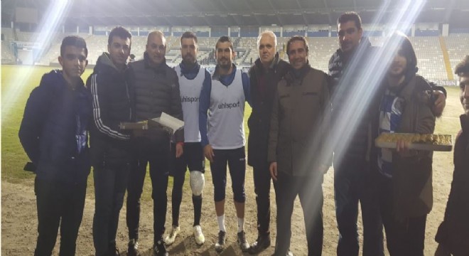 Öğrencilerden Erzurumspor'a moral destek