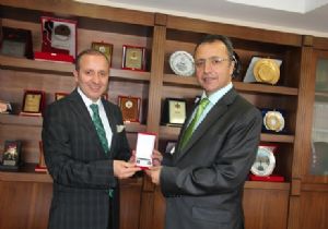 Çelik, veda turunda